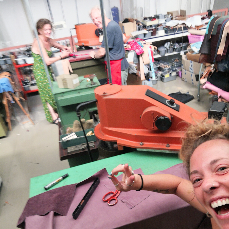 pelletteria-spanò-famiglia-tradizione-laboratorio-artigianale-tramandato-mestiere-