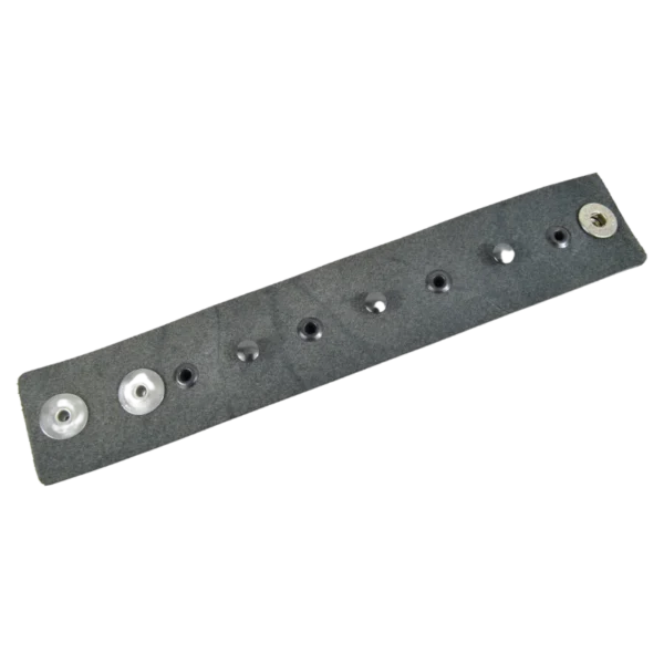 Bracciale Bogan in cuoio con borchie a teschio