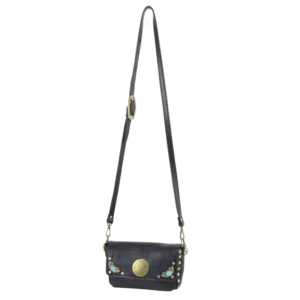 borsa in pelle nera piccola e compatta, borchiata a mano con strass e turchesi